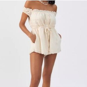 Urban Outfitters Off the Shoulder Romper Shorts 1pc Small